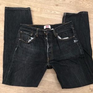 501 levis jeans